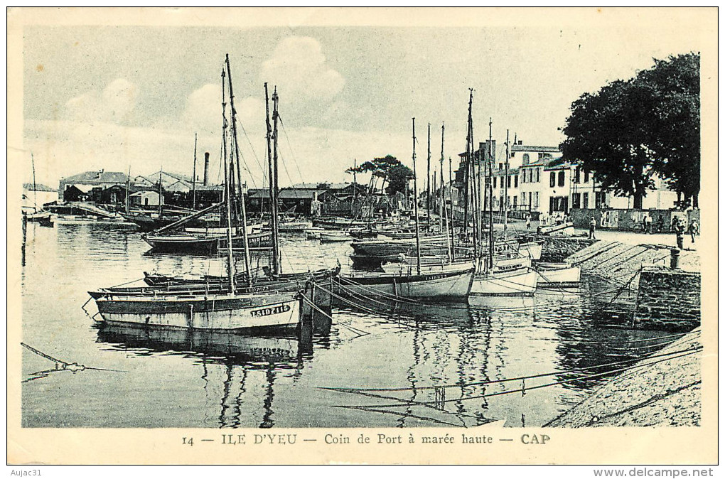 Dép 85 - Bateaux De Pêche - Ile D´Yeu - Un Coin Du Port à Marée Haute - état - Ile D'Yeu