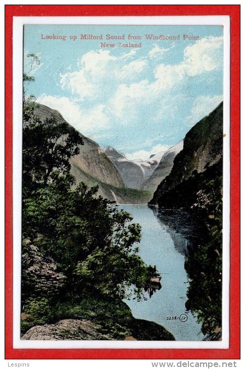 OCEANIE - NOUVELLE ZELANDE -- Looking  Up Milford Sound From Windbound - Nieuw-Zeeland