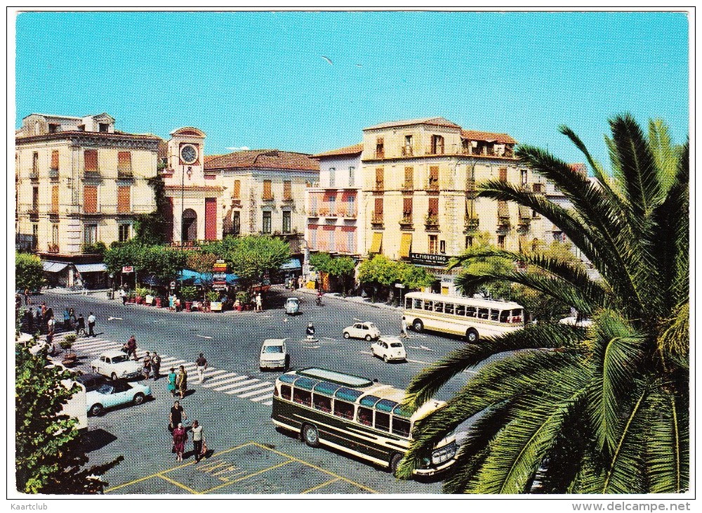 Sorrento: INNOCENTI 950 SPIDER, PIAGIO APE,RENAULT DAUPHINE, FIAT 500,600,PANORAMA-AUTOBUS,BUS - Piazza Tasso - (Italia) - Toerisme