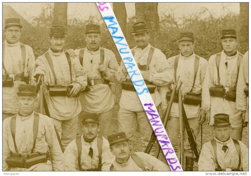 CARTE PHOTO / 24e RI ( PARIS / BERNAY )/ 1905 - 1914 / 1ère SECTION / 2e COMPAGNIE / 24e RÉGIMENT D´ INFANTERIE - Krieg, Militär