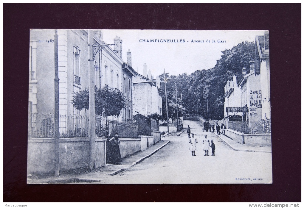 1 CP Champigneulles Avenue De La Gare, Animée, Brasserie - Autres & Non Classés