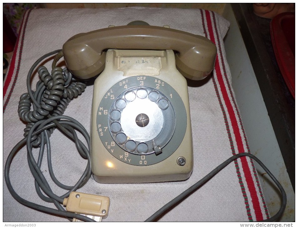 ANCIEN TÉLÉPHONE ERICSON A CADRAN AVEC ÉCOUTEUR FONCTIONNE TESTÉ - Telefoontechniek