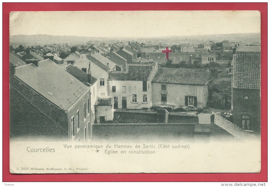 Courcelles - Vue Panoramique Du Hameau De Saris Et ... Eglise En Construction ( Voir Verso ) - Courcelles