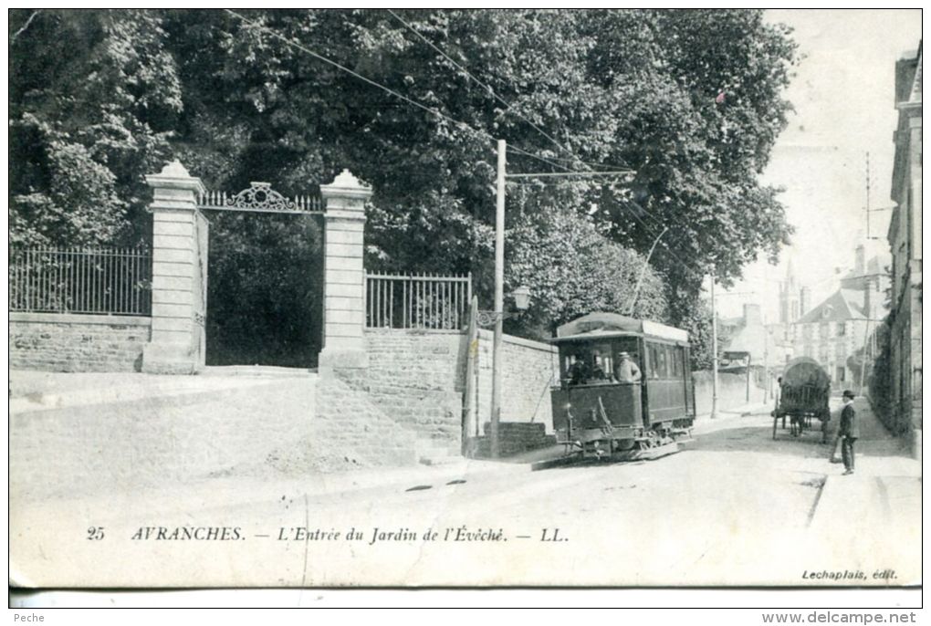 N°47305 -cpa Avranches -entrée Du Jardin De L'Evêché- Tramway- - Strassenbahnen