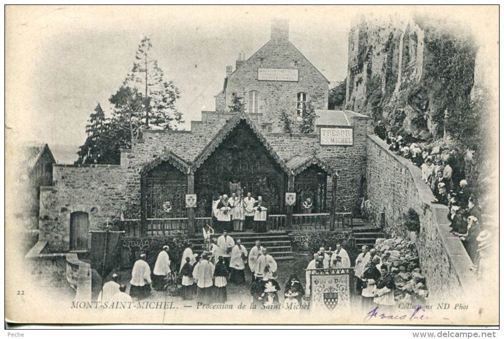 N°47308 -cpa Le Mont Saint Michel -procession- - Monumente