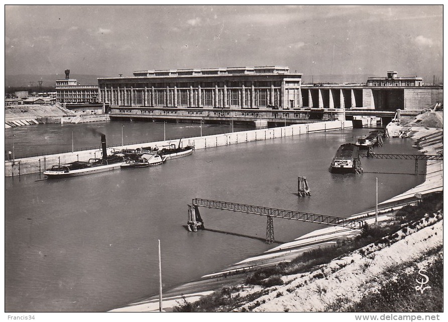 CPA - Bollene - Le Barrage écluse Sur Le Canal De Donzère Mondragon Et L'usine Blondel - Bollene