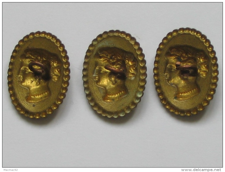 3 Anciens Boutons Militaires Ou Civils ? **** EN ACHAT IMMEDIAT **** - Boutons