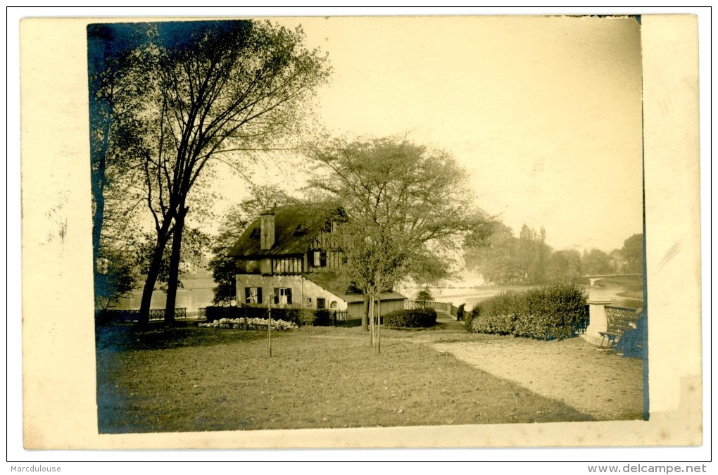 Villa à Colombages à La Campagne. Carte-photo. Cachet: Liège-Luik 1930. Timbre 283. Villa Met Vakwerken Op Platte Land. - Autres & Non Classés