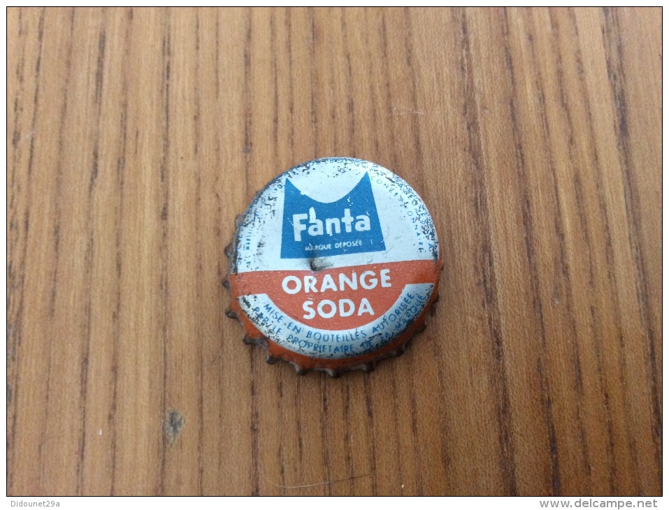 Ancienne Capsule De Soda "Fanta ORANGE SODA - SOCIÉTÉ PARISIENNE DE BOISSONS GAZEUSES SA CONCESSIONNAIRE" - Limonade