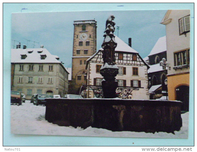 V08-68-A-haut Rhin--ribeauville--sous La Neige-place Du Marche Avec Fontaine Du Vin-(1536)-et Toutr Des Bouchers(XIII° ) - Ribeauvillé