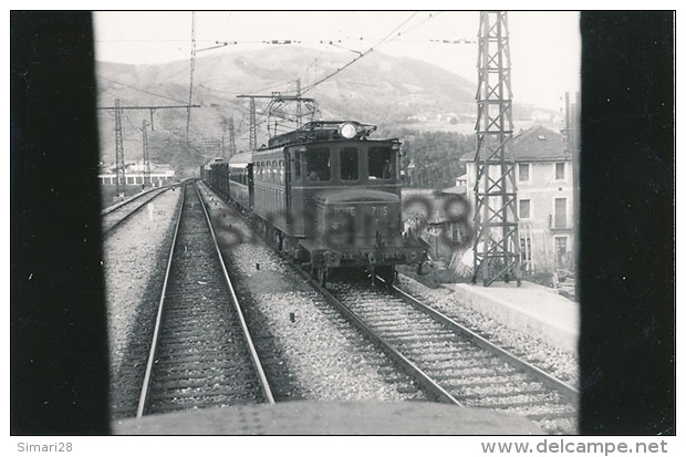 TRAIN EN GARE ESPAGNOL - CARTE PHOTO - Trains