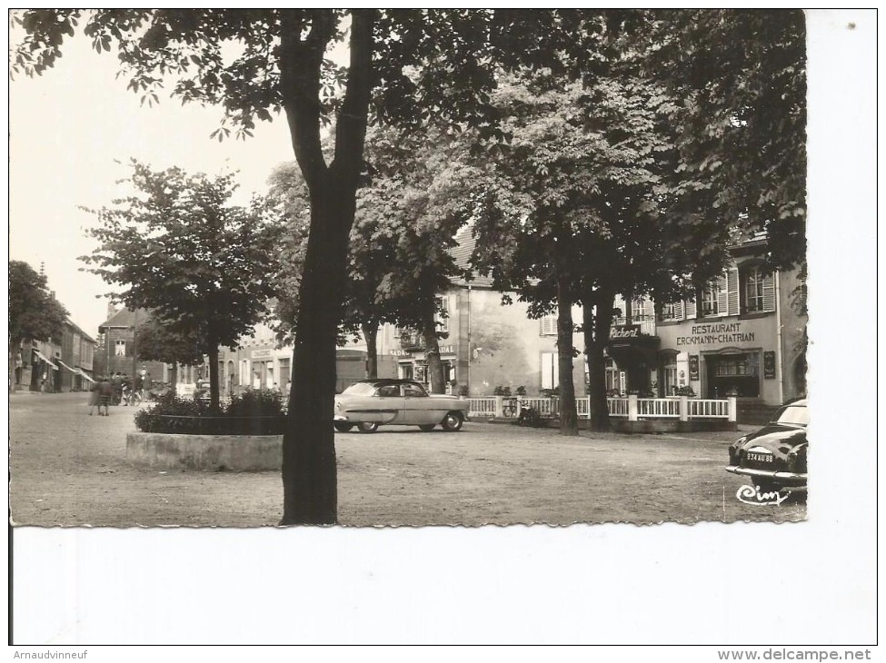 57-PHALSBOURG LA PLACE D ARMES AUTOS - Phalsbourg