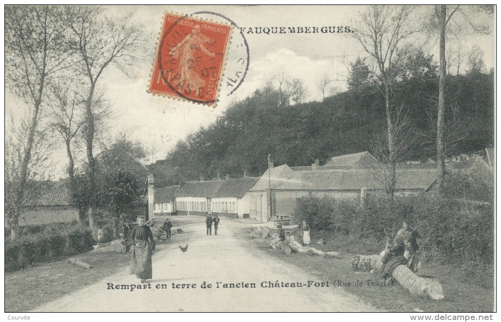 Fauquembergues - Rempart En Terre De L'ancien Château Fort - Fauquembergues