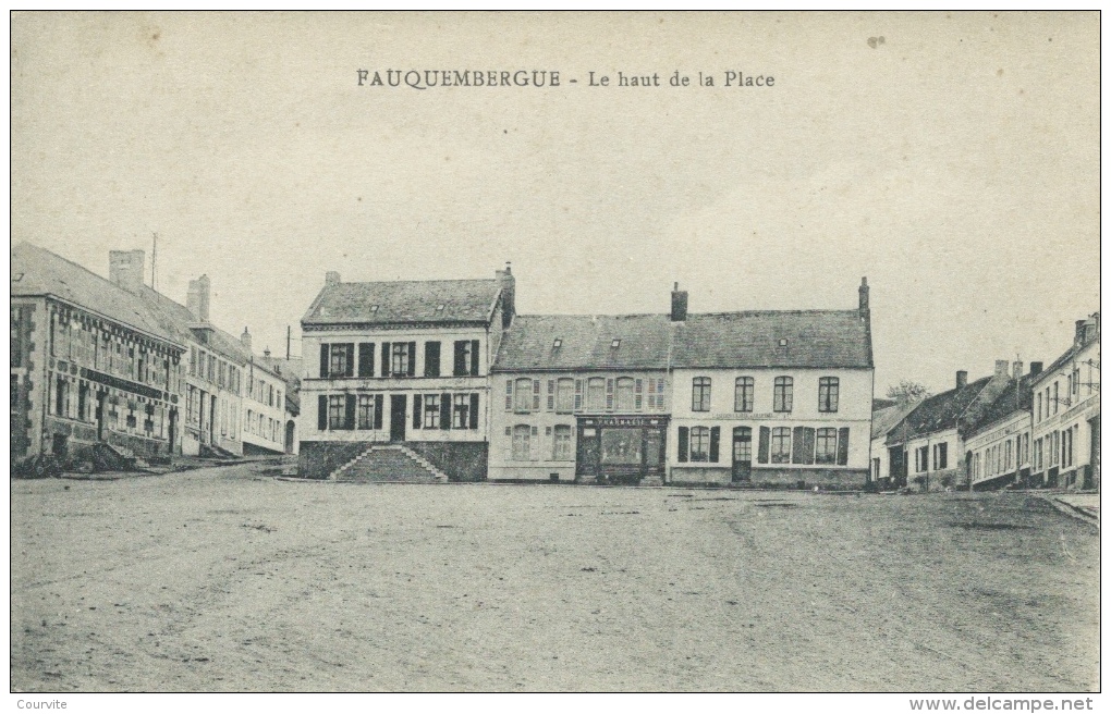 Fauquembergue - Le Haut De La Place - Fauquembergues