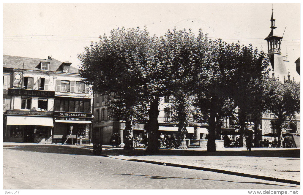 CPSM MONTIVILLIERS - PLACE CARNOT - Montivilliers