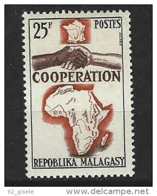 Madagascar YT 399 " Coopération " 1964 Neuf** - Madagascar (1960-...)