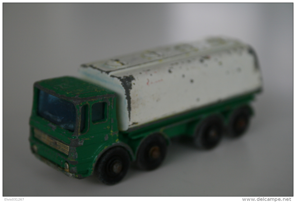 Matchbox Lesney 32C2 LEYLAND PETROL TANKER - Regular Wheels, Issued 1968, Scale 1/64 - Matchbox (Lesney)