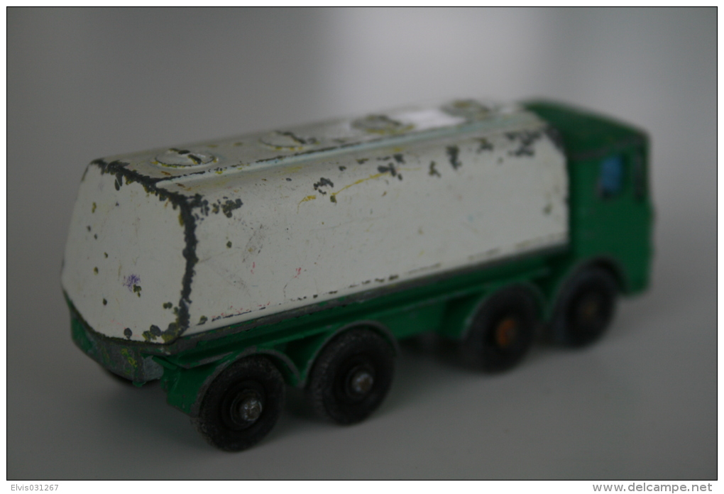 Matchbox Lesney 32C2 LEYLAND PETROL TANKER - Regular Wheels, Issued 1968, Scale 1/64 - Matchbox (Lesney)