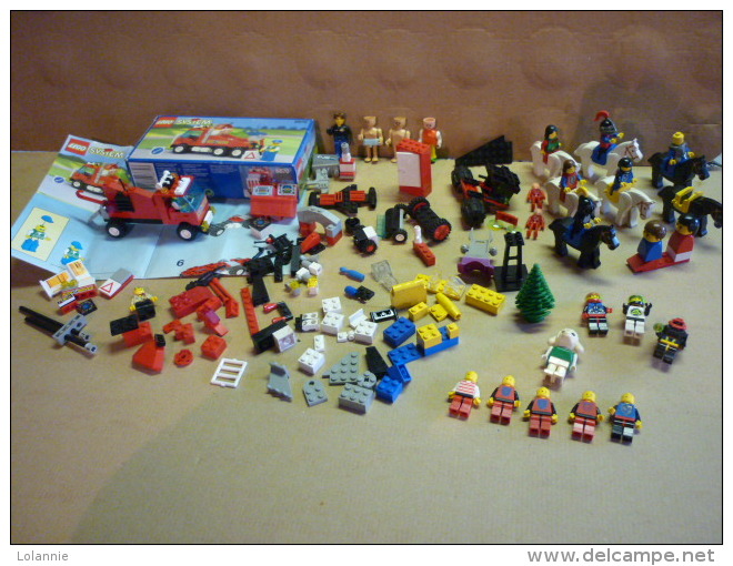 Lot De LEGO  Divers Et Personnages  ( Voir 5 Photos ) - Lots