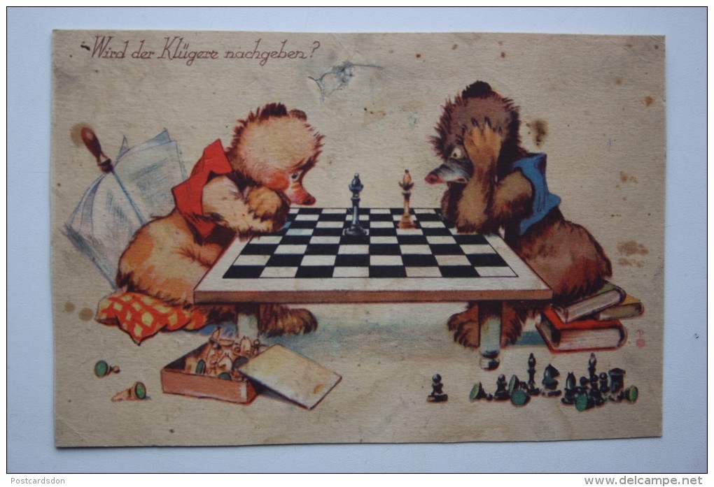 JEU - ECHECS - TWO MOLES  PLAYING CHESS -  1950S Postcard - MOLE - Schach