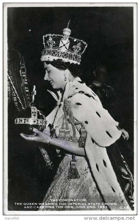 ROYAUME UNIS - THE CORONATION - THE QUEEN WEARING THE IMPERIAL STATE CROWN 1953 - Familles Royales