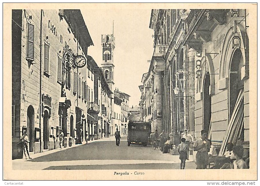 PERGOLA (PESARO E URBINO). IL CORSO DEL PAESE NEGLI ANNI '30. CARTOLINA NON VIAGGIATA ANNI '30 - '40 - Altri & Non Classificati