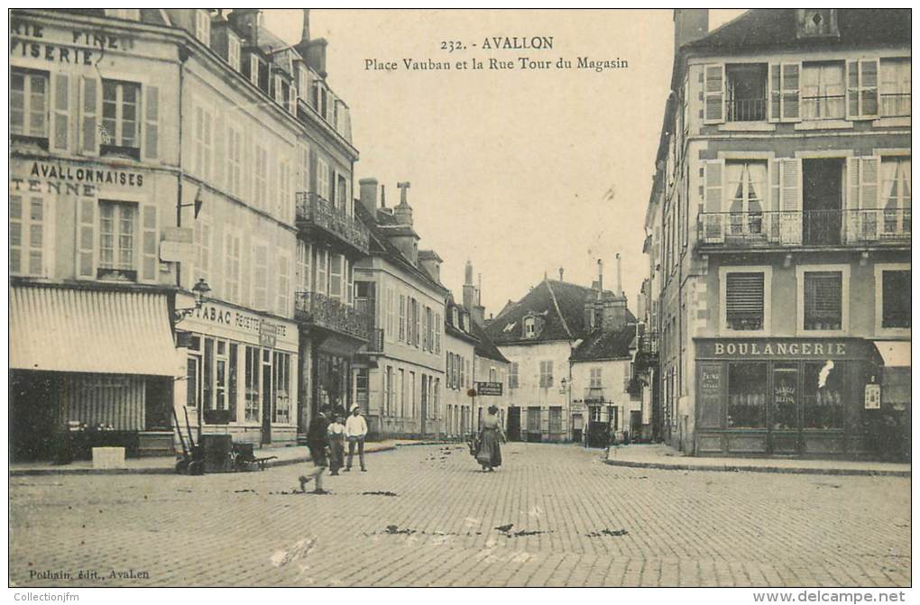 CPA FRANCE 89 " Avallon, Place Vauban Et Rue Tour Du Magasin". - Avallon