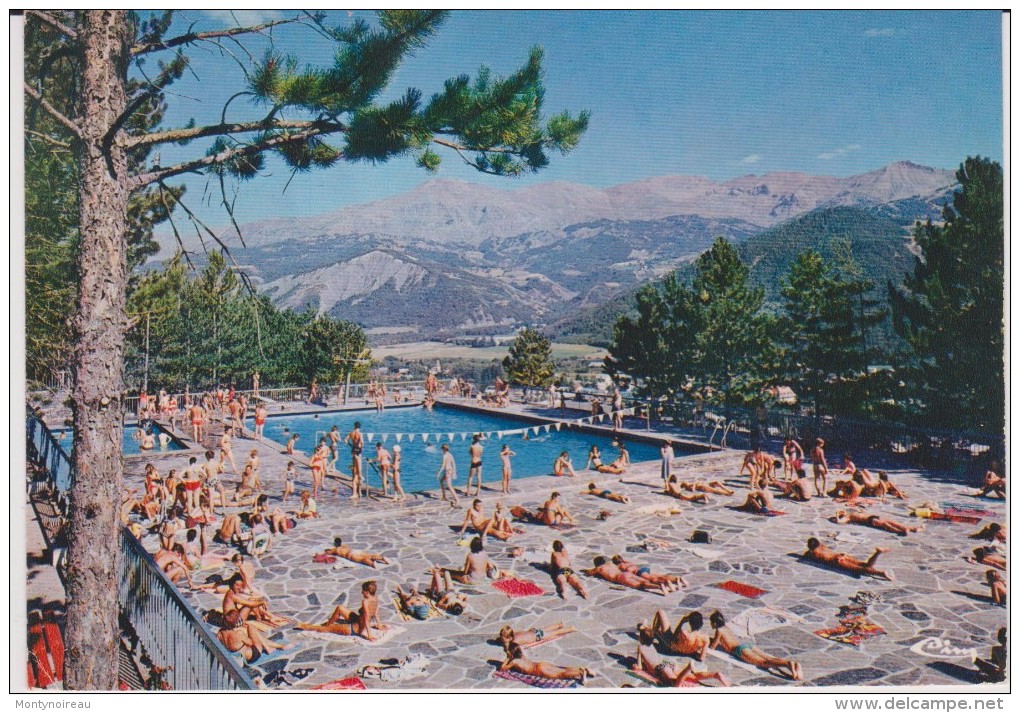 Alpes De  Haute  Provence :  BARCELONNETTE  : La  Piscine - Barcelonnette