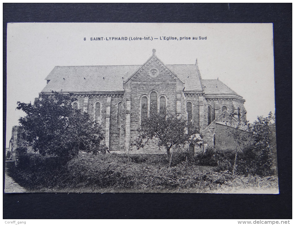 SAINT-LYPHARD - L'église, Prise Au Sud - Saint-Lyphard