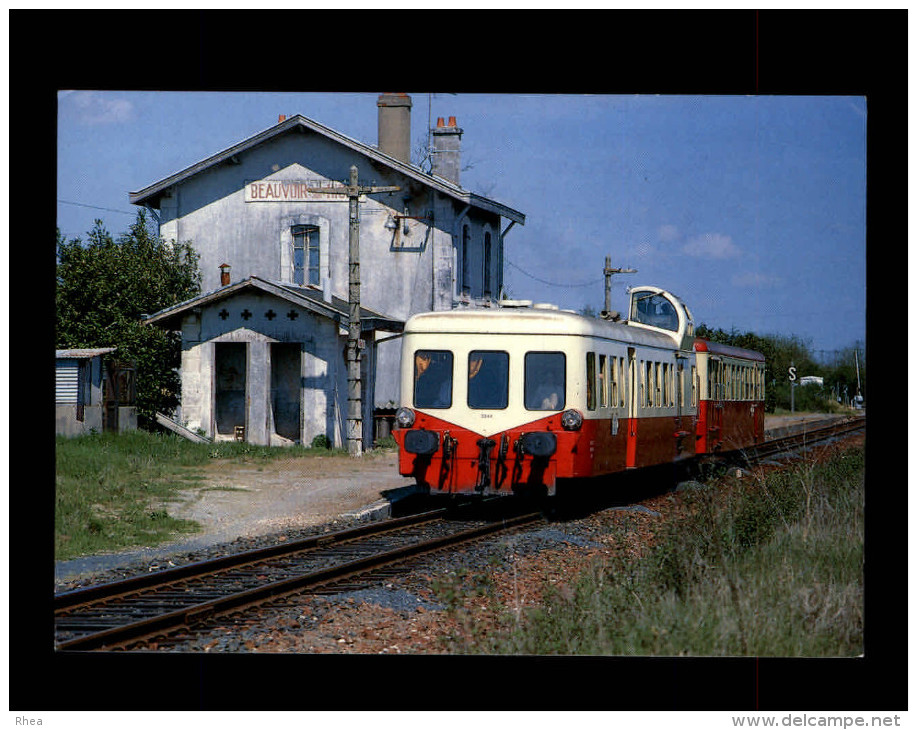 79 - BEAUVOIR-SUR-NIORT - Gare - Autorail - Beauvoir Sur Niort