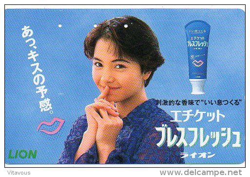 Cosmétique Cosmetics Femme Girl  Télécarte Telefonkarten Phonecard B 316 - Japon