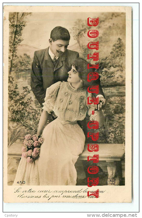 4 CARTES AMOUREUX - FEMME + HOMME - AMOUR - FIANCEE COUPLE - TOUS Les SCANS RECTO VERSO VISIBLES - 5 - 99 Postcards