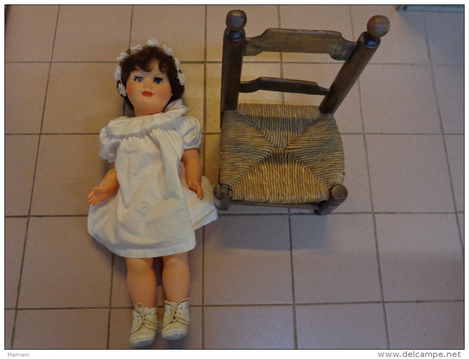 Poupee Hauteur 60 Cm Ancienne + Chaise +vetements Coiffe Chausson-- - Dolls