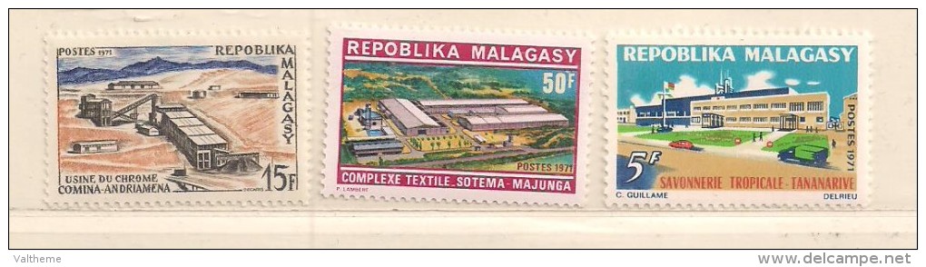 MADAGASCAR  ( AFMAD - 56 )  1971  N° YVERT ET TELLIER  N° 484/486    N** - Madagaskar (1960-...)