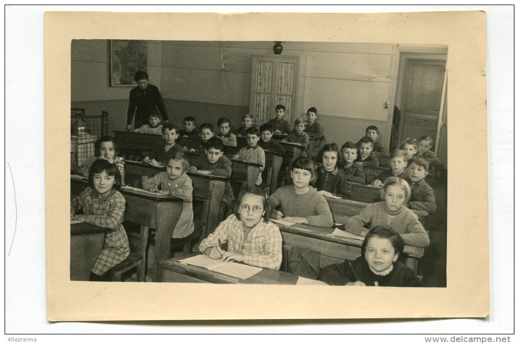 Photo Originale 02 : EVERGNICOURT  élèves En Classe  Années 50 - Lieux