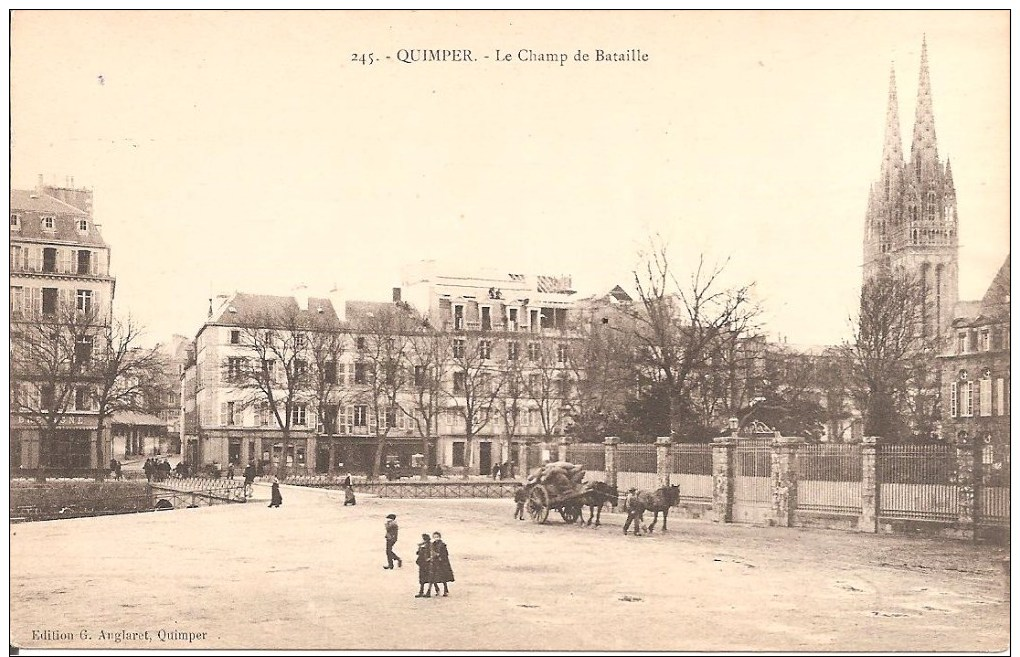 QUIMPER (29) Le Champ De Bataille - Quimper