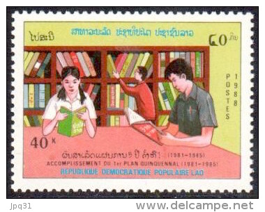 Laos 884** - Plan Quinquennal - éducation - Laos