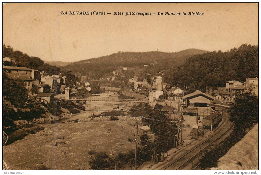 30  LA LEVADE  SITES PITTORESQUES LE PONT ET LA RIVIERE - La Grand-Combe