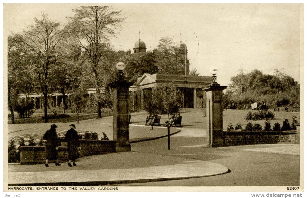 YORKS - HARROGATE -  ENTRANCE TO THE VALLEY GARDENS Y2836 - Harrogate