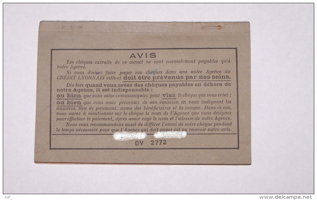 RARE ANCIEN CHEQUIER CREDIT LYONNAIS 1945, CARNET DE CHEQUES, CHEQUE PAYABLE A L'AGENCE FERMEE DE VOUZIERS, ARDENNES 08 - Chèques & Chèques De Voyage