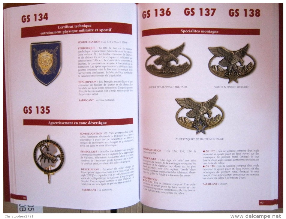 LIVRE CATALOGUE REPERTOIRE DES INSIGNES BREVETS DES SPECIALITES ETAT EXCELLENT 166 PAGES REFERENCES ET ILLUSTRATIONS