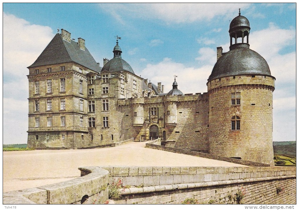 24---le Château De HAUTEFORT---voir 2 Scans - Hautefort