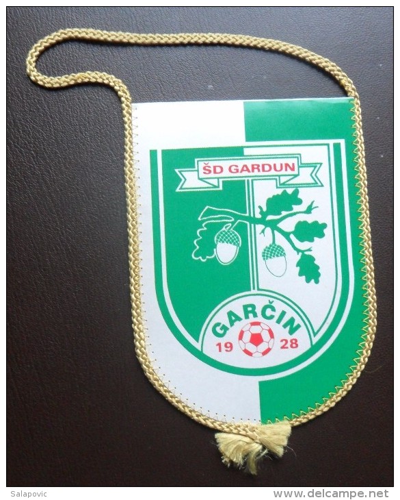 PENNANT FOOTBALL CLUB SD GARDUN , Garcin - Habillement, Souvenirs & Autres