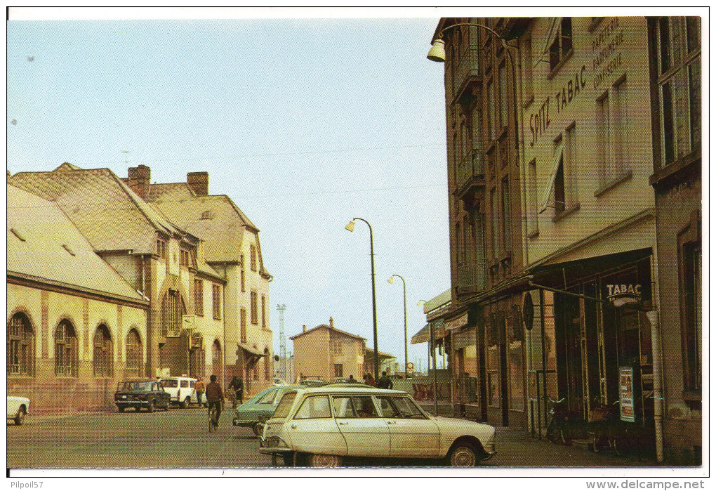 57 HAGONDANGE - La Gare SNCF   (carte Neuve) - Hagondange