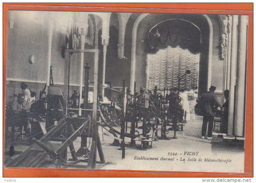 Carte Postale 03. Vichy La Salle De Mécanothérapie  Trés Beau Plan - Vichy