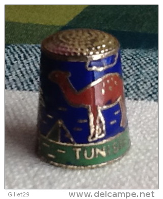 THIMBLES - DÉ À COUDRE  EN MÉTAL - CHAMEAU, TUNISIE - - Dés à Coudre