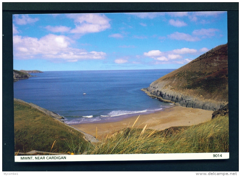 WALES  -  Mwnt  Used Postcard - Cardiganshire