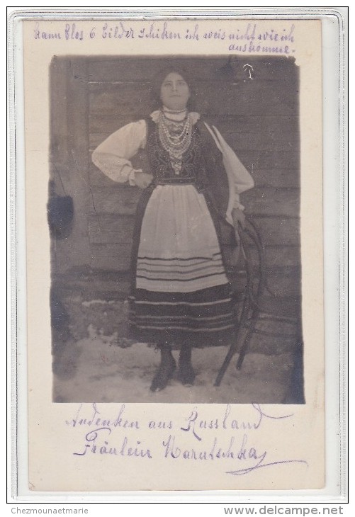 SOUVENIR DE RUSSIE - UNE FEMME EN COSTUME TRADITIONNELLE - CARTE PHOTO - Russia