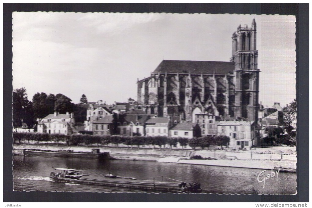 CP Mantes La Jolie - La Cathédrale Et La Seine - Mantes La Jolie