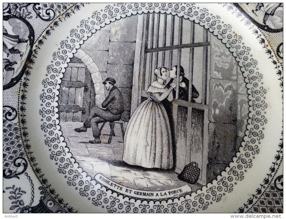 GIEN - Série de 6 assiettes historiées Noir et Blanc, porcelaine opaque  XIXe s.